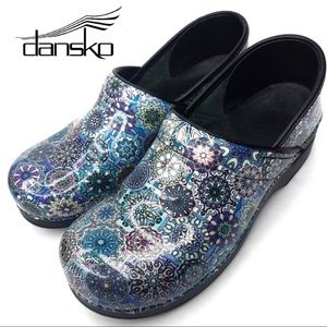 Dansko Floral Starburst (Kaleidoscope Pattern)